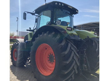 Traktör CLAAS Axion 830
