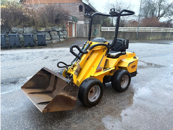 Tekerlekli yükleyici AVANT