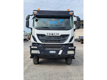 Transmikser IVECO TRAKKER 500 CIFA RY1300: fotoğraf 4