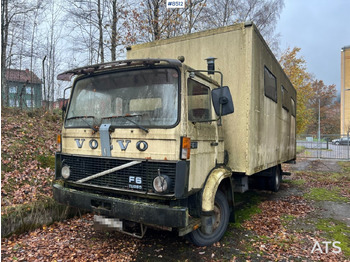 Kapalı kasa kamyon VOLVO