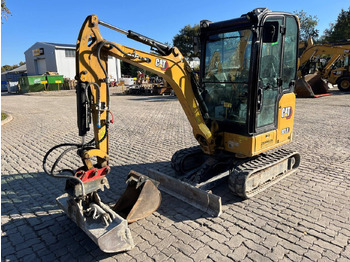 Paletli ekskavatör CATERPILLAR 301.8