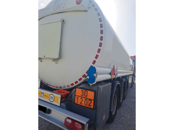 Tanker dorse SCHRADER