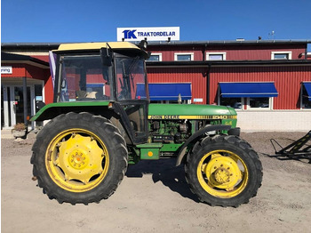 Traktör JOHN DEERE 2140