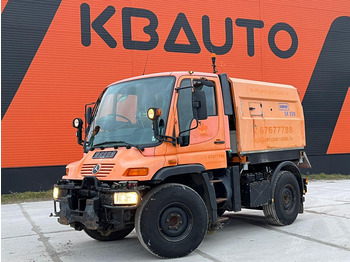 Yol süpürme aracı UNIMOG U300