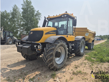 Traktör JCB