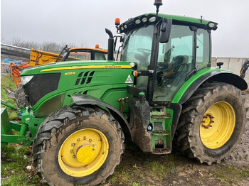 Traktör JOHN DEERE