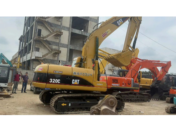 Paletli ekskavatör CATERPILLAR 320CL