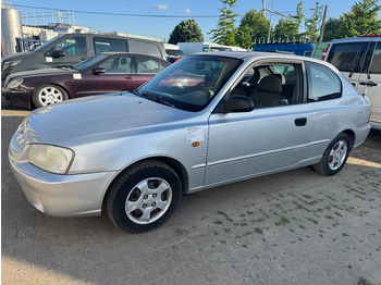 Sedan araba HYUNDAI