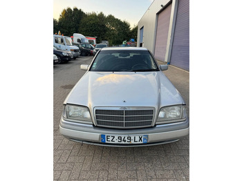 Sedan araba Mercedes-Benz C-Klasse **C180-PETROL-AC**: fotoğraf 2