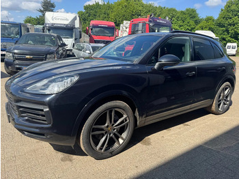 Binek araba PORSCHE