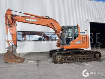 Paletli ekskavatör DOOSAN DX235
