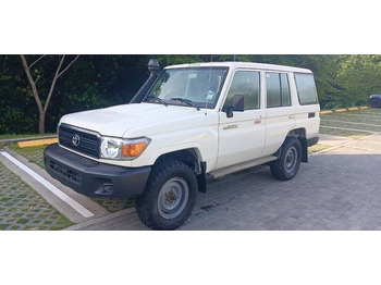 Binek araba TOYOTA Land Cruiser
