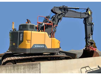 Ekskavatör VOLVO ECR235