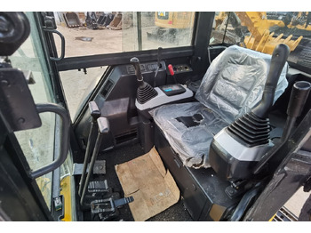 Paletli ekskavatör KOMATSU PC35