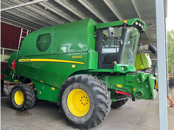 Biçerdöver JOHN DEERE W440