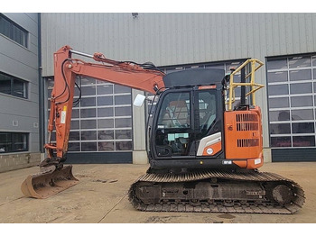 Paletli ekskavatör HITACHI ZX135US-7