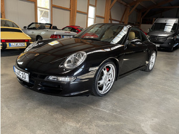 Binek araba PORSCHE