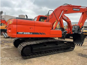 Paletli ekskavatör DOOSAN DX225LC