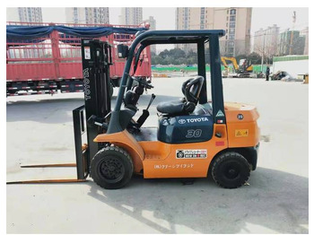 Forklift TOYOTA