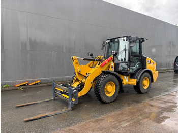 Tekerlekli yükleyici CATERPILLAR 906