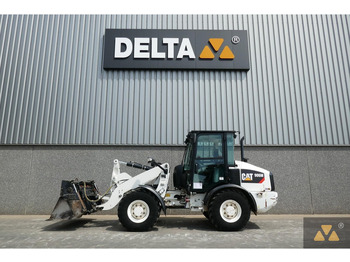 Tekerlekli yükleyici CATERPILLAR 906M