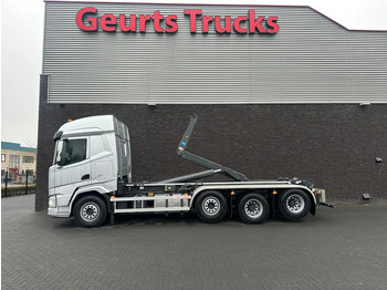 Kancalı yükleyici kamyon DAF XF 530