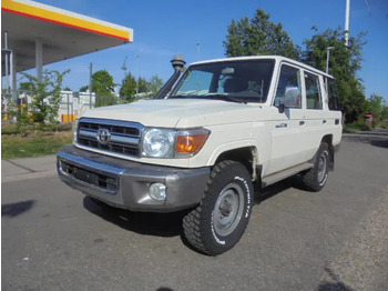 Binek araba TOYOTA Land Cruiser