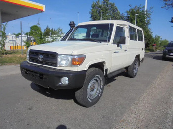 Binek araba TOYOTA Land Cruiser