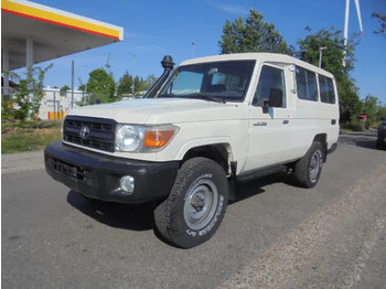 Binek araba TOYOTA Land Cruiser