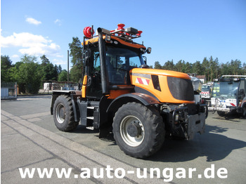 Traktör JCB