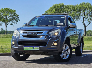 Pikap ISUZU