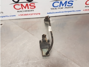 Elektrik sistemi - Traktör New Holland T5.95, T4, T5 Series Clutch, Brake Pedal Switch 87484879: fotoğraf 4