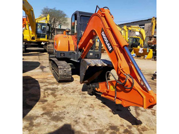 Paletli ekskavatör DOOSAN DH60