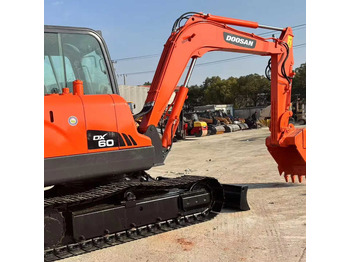 Paletli ekskavatör DOOSAN DH60-7