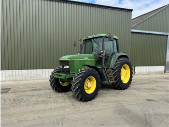 Traktör JOHN DEERE 6800