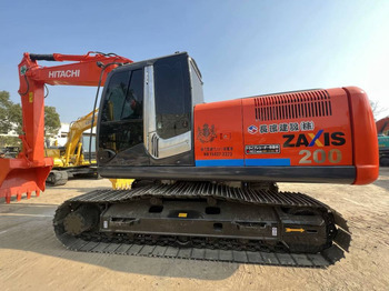 Paletli ekskavatör HITACHI ZX200