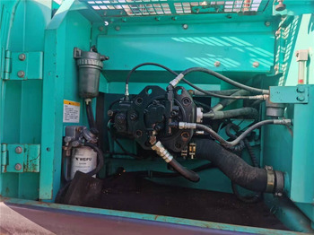 Paletli ekskavatör Kobelco SK210: fotoğraf 5