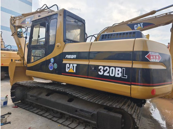 Paletli ekskavatör CATERPILLAR 320BL