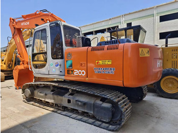 Paletli ekskavatör HITACHI EX200
