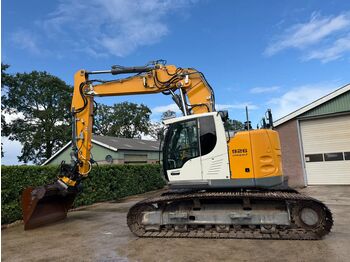 Paletli ekskavatör LIEBHERR R 926