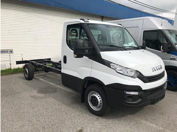 Şasi kamyon, Kamyonet Iveco DAILY PODVOZOK, 3.0 D 176k, 35S18H: fotoğraf 2 Şasi kamyon, Kamyonet Iveco DAILY PODVOZOK, 3.0 D 176k, 35S18H: fotoğraf 2