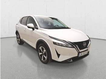 Binek araba NISSAN
