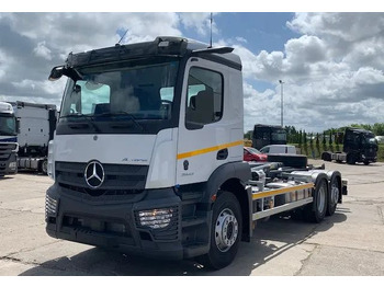 Kancalı yükleyici kamyon MERCEDES-BENZ Actros 2543