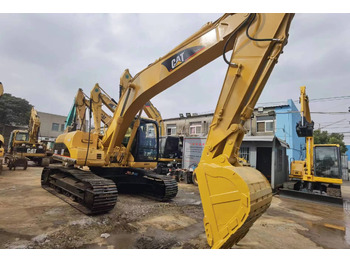 Paletli ekskavatör CATERPILLAR 320CL