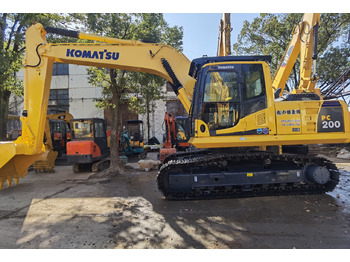 Paletli ekskavatör KOMATSU PC200-8