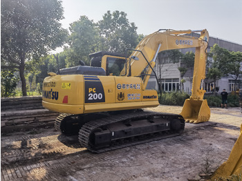 Paletli ekskavatör KOMATSU PC200-8