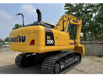 Paletli ekskavatör KOMATSU PC200-8