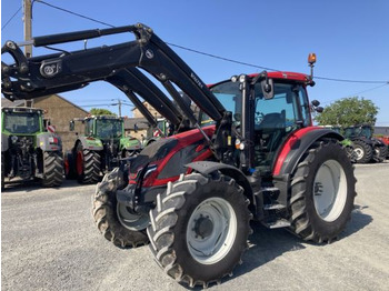 Traktör VALTRA