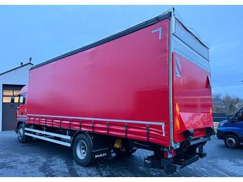 Tenteli kamyon MAN TGM 15.250 / FIRANKA / 2018R / KLIMA POSTOJOWA /SPROWADZONY / 20 PALET / E6 / WINDA /: fotoğraf 4 Tenteli kamyon MAN TGM 15.250 / FIRANKA / 2018R / KLIMA POSTOJOWA /SPROWADZONY / 20 PALET / E6 / WINDA /: fotoğraf 4