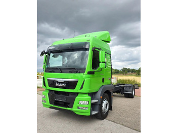 Tenteli kamyon MAN TGM 18.340